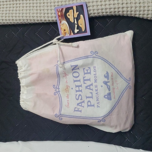 Williams Sonoma Vintage Fashion Plates Pancake Mold Set - Picture 3 of 12